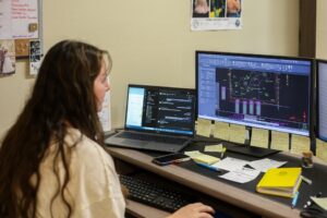 woman reviews site map